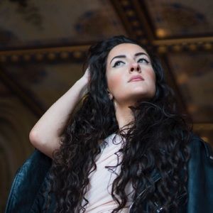 Meet your Posher, Emma